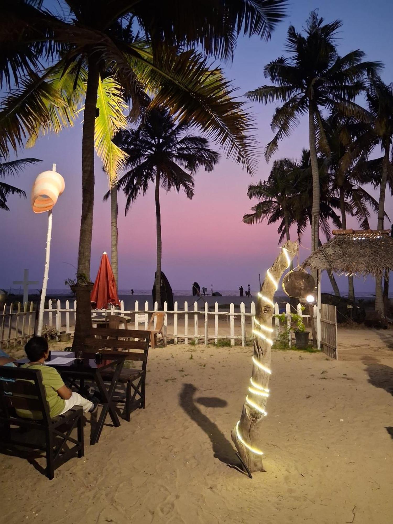 Shoreline Marari Beach Villa At Golden Beach Mararikulam Alappuzha Екстер'єр фото